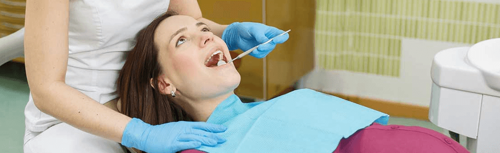 Можно ли делать имплантацию зубов при беременности